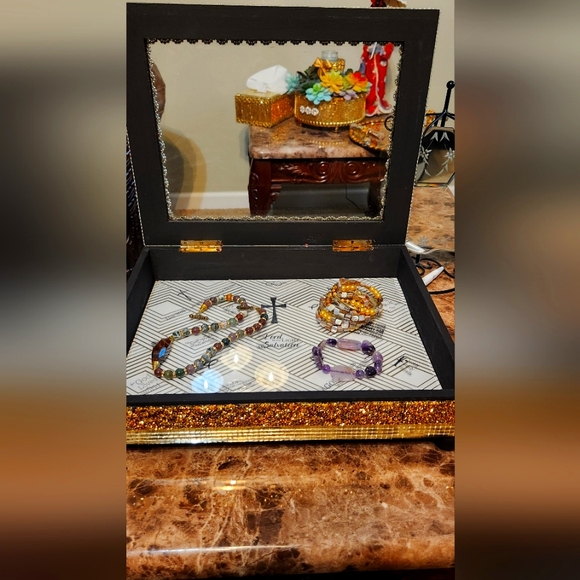 Jewelry/Keysake Box - Picture 2 of 5